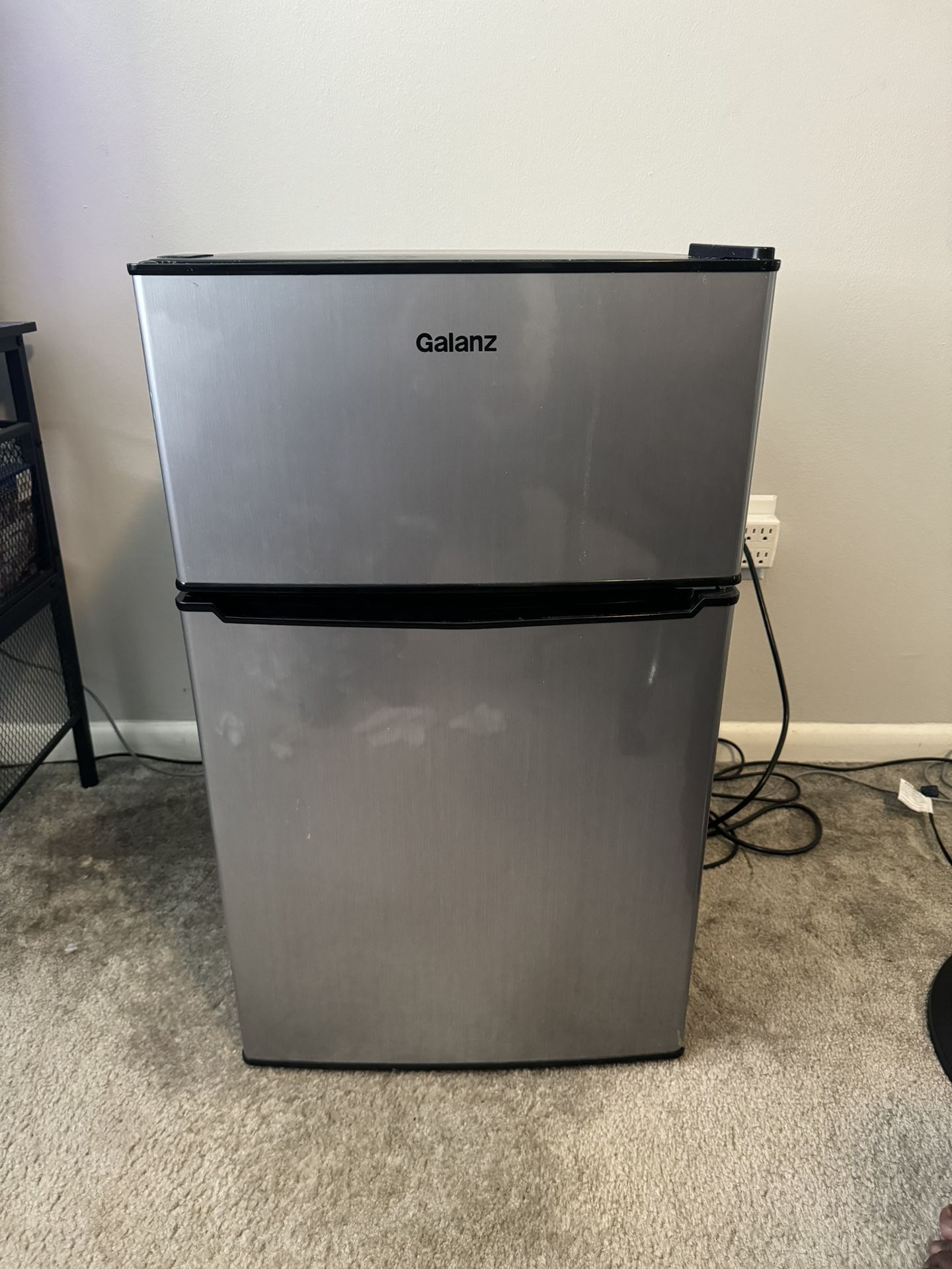Galanz 3.1 Cu ft Two Door Mini Fridge with Freezer for Sale in Laurel