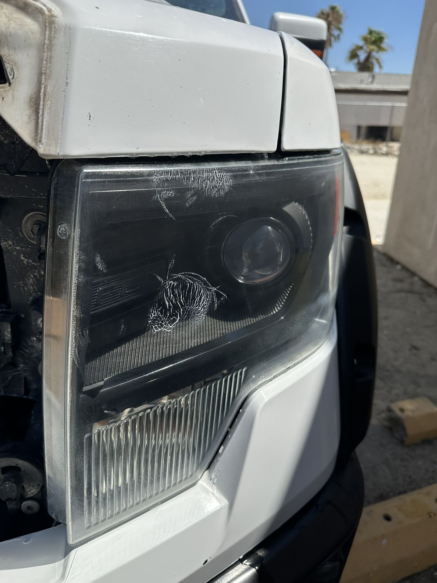 Ford F150 OEM D3S HID Xenon Headlights Driver Side only