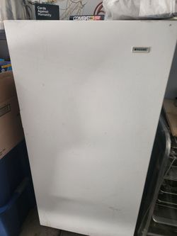 Standup freezer