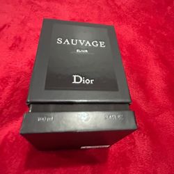 Dior sauvage elixir 100ml smells amazing.