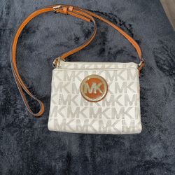 Micheal Kors Purse 