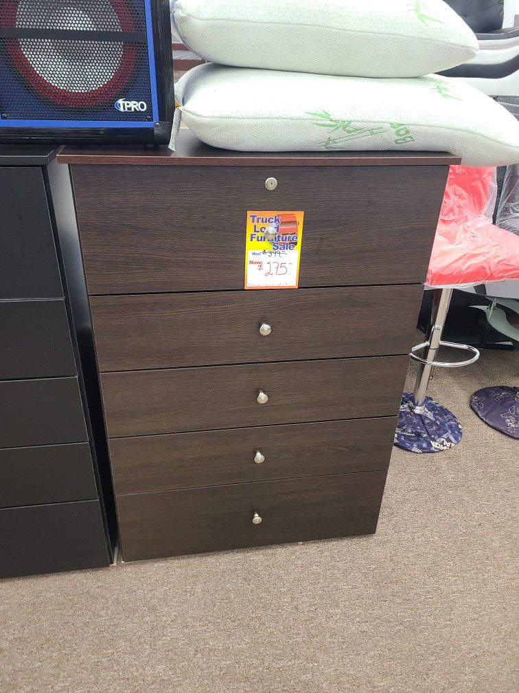 Brand New Stock Fully Assembled Made In Germany High Quality 5 Drawer Chest With Lock On The Top