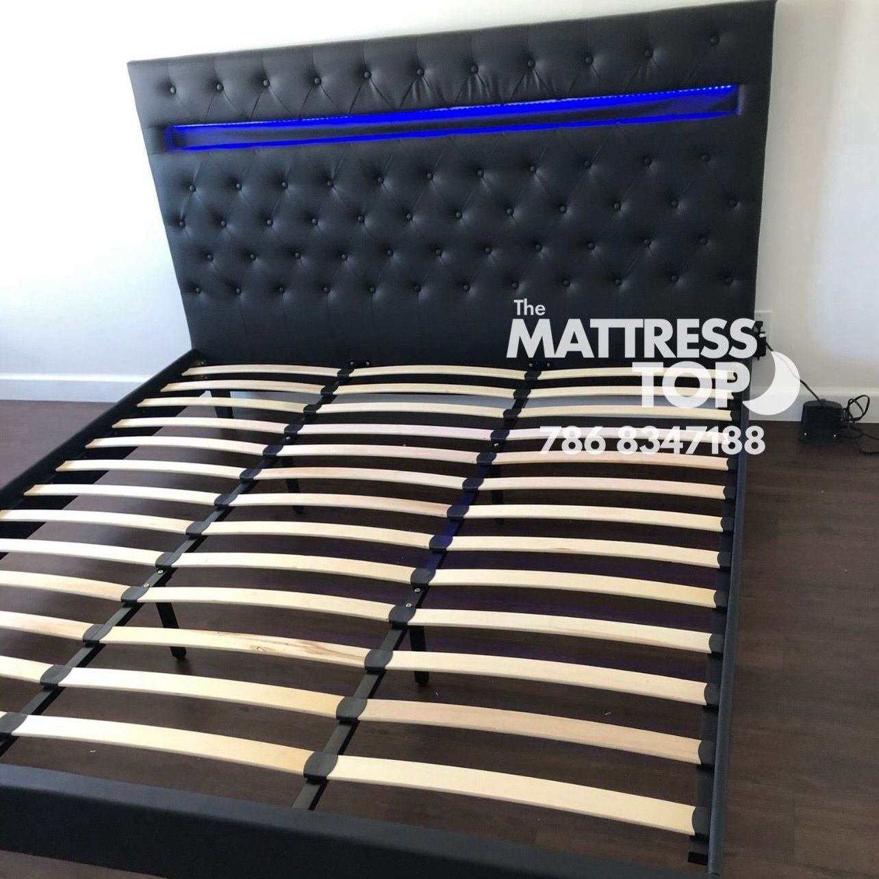 Cama Queen Bed Frame Black LED ( Only 10 Down)