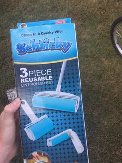 Schticky lint roller