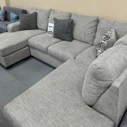 MEGGINSON STORM LAF SECTIONAL