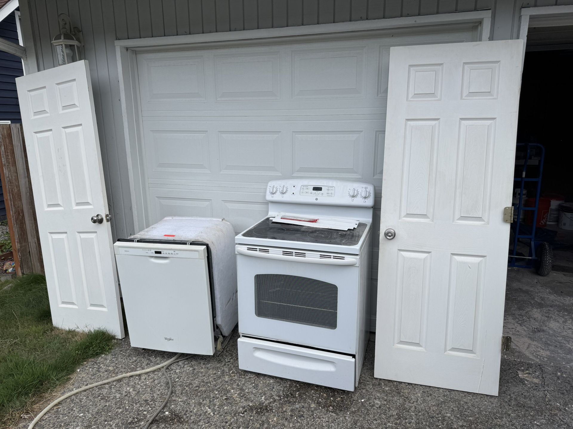 Various Items - Electric Stove/oven Dishwasher Doors