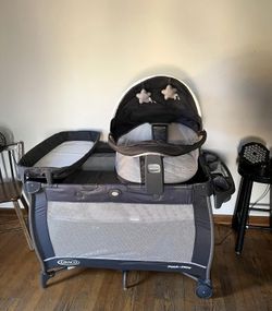 Graco Pack n Play Travel Crib Bassinet Changing Table