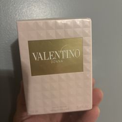 Valentino Perfume 
