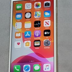 Great Condition Gold UNLOCKED  iPhone 6s with new battery
