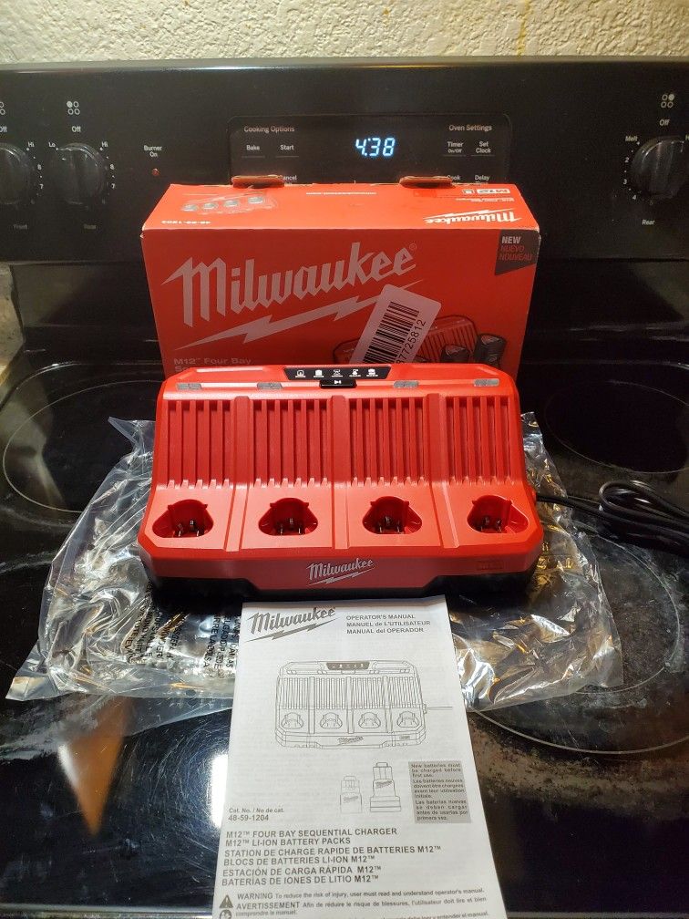 Milwaukee M12 Battery Sequential Charger Brand New Hablo Español