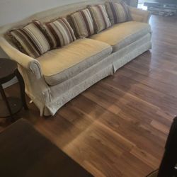 Basset “Old time” Sofa In pristine Condition