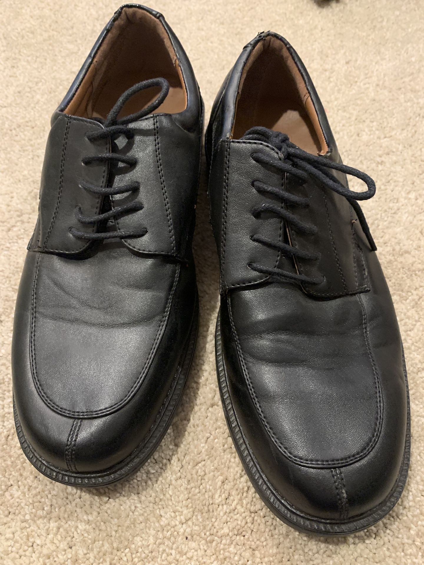 Men’s Size 8 Dress Shoes/ Zapatista De Vestir Talla 8