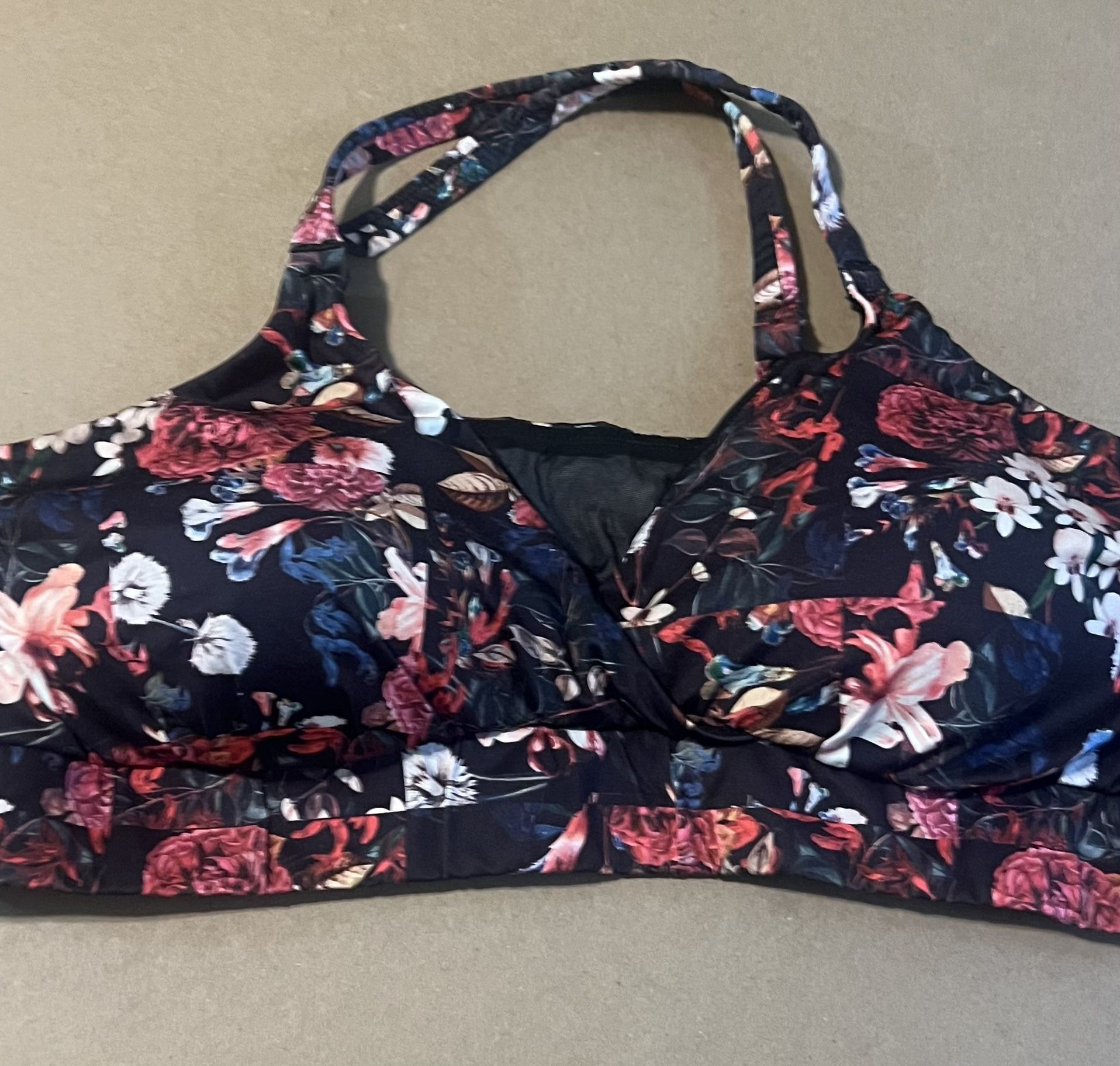 Torrid Women's Floral     Bra New Without Tags In Excellent Condition Size  38C