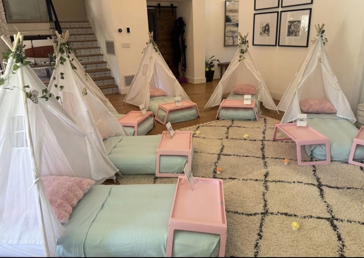 6 Person Sleepover Tent