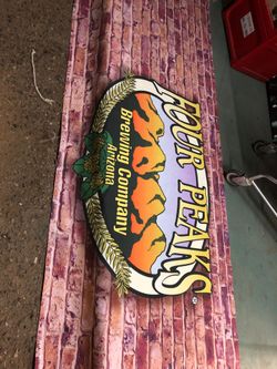 4 peaks banner