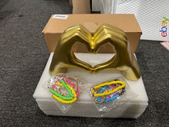 Gold Heart Hands Sculpture - 5.9" Taylor Love Finger Gesture Statue - Elegant Abstract Art for Home Wedding Decor Artistic Love Expression(with Bracel