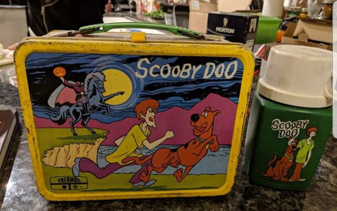Vintage scooby doo lunch box with thermos