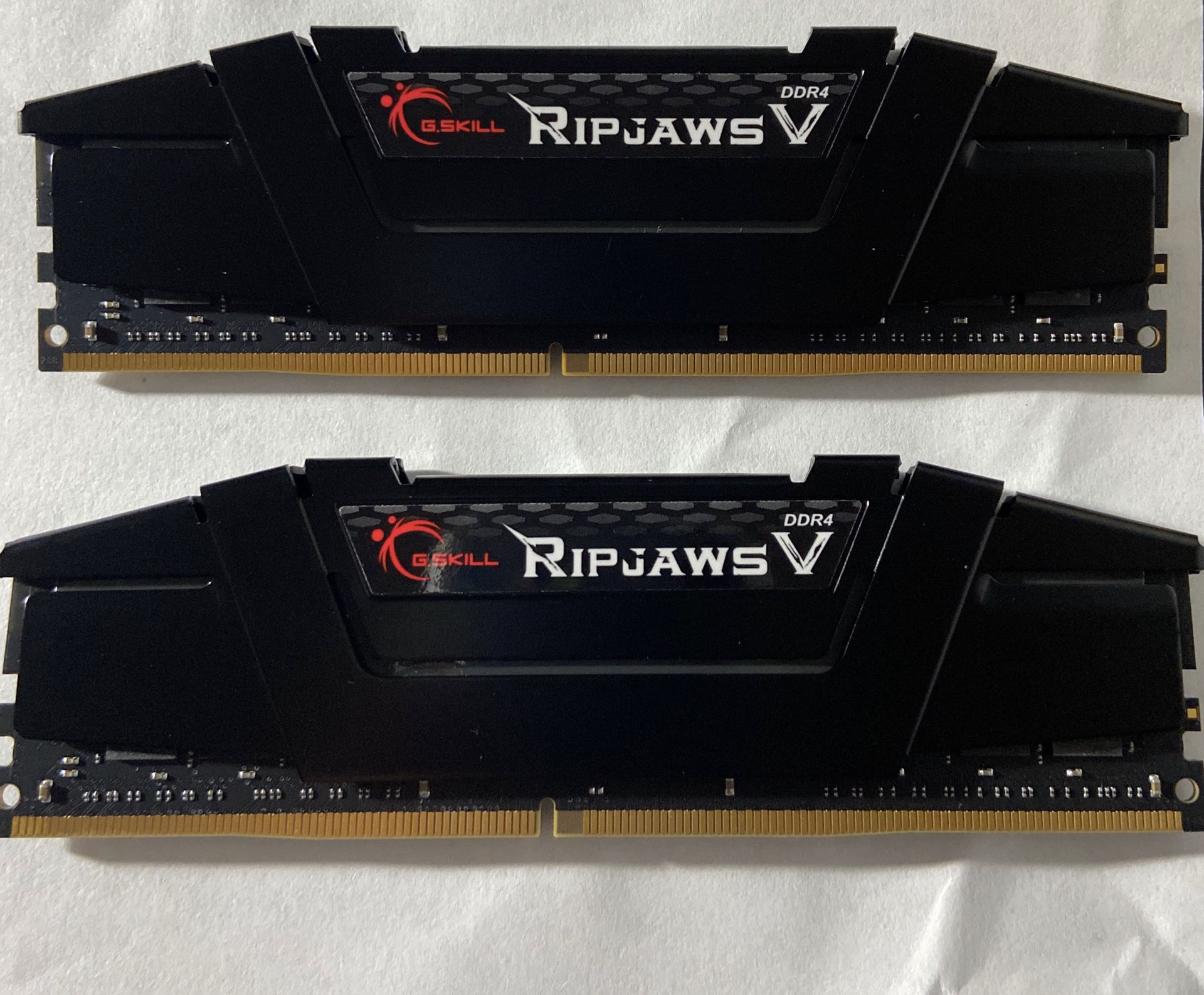 G.Skill Ripjaws V Series 32 GB (2 x 16 GB) DDR4-3200 CL16 Memory
