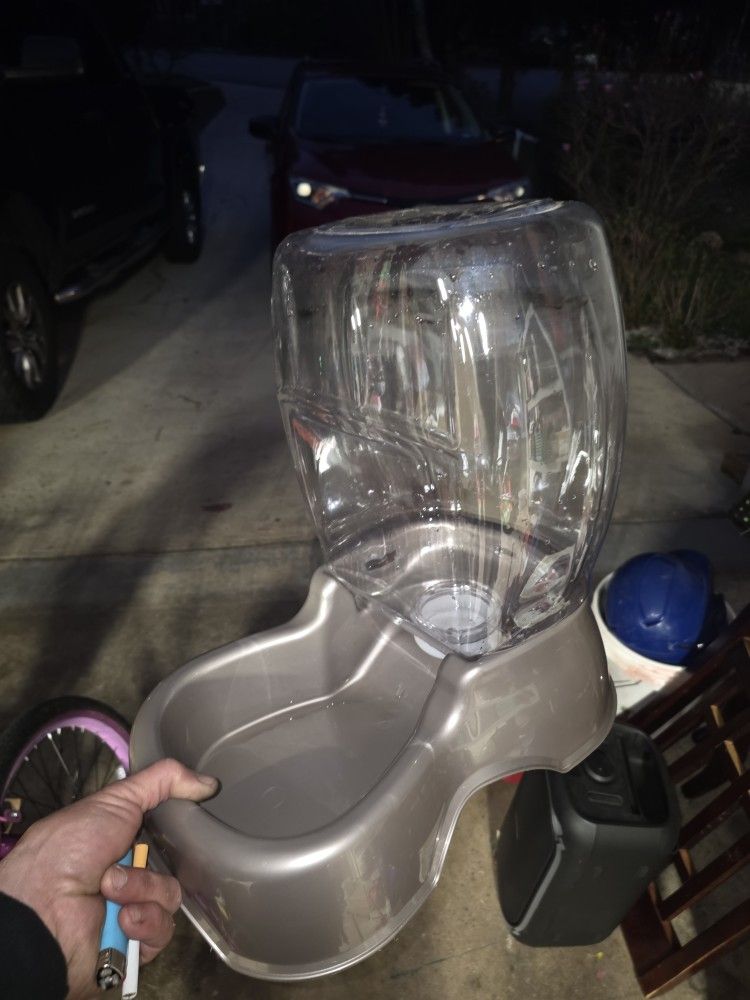Water bowl for any animal