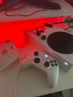 Gaming set up (desk not included) NEED GONE