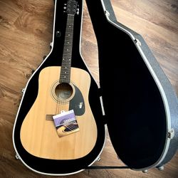 Guitar Acoustic + Hard Case