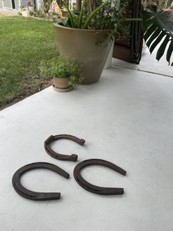 HORSESHOES