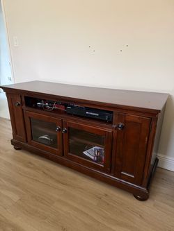 Tv console