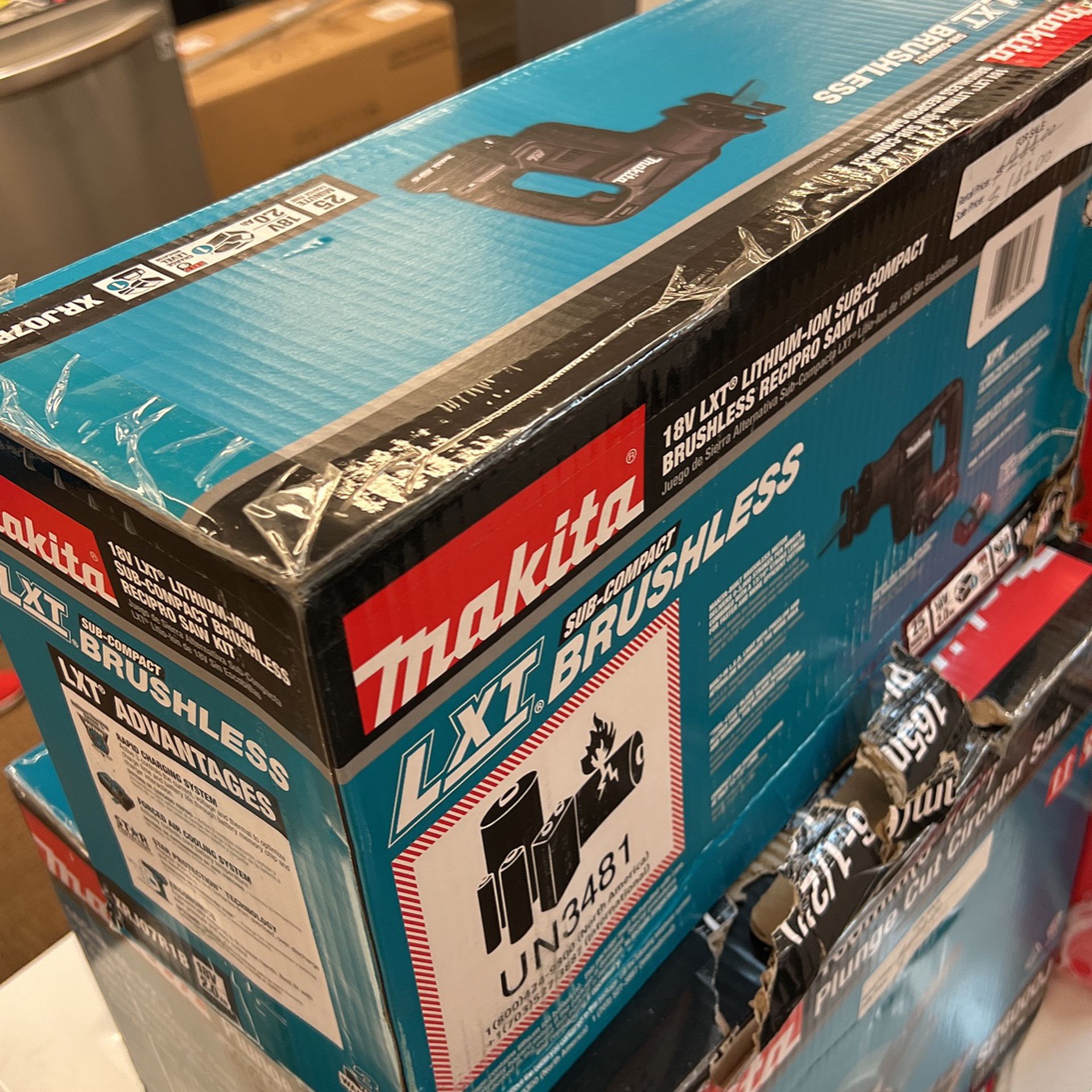 New Makita 18V LXT Sub-Compact Lithium-Ion Brushless Cordless Recipro Saw  Kit (2.0 Ah) for Sale in Everett, WA OfferUp