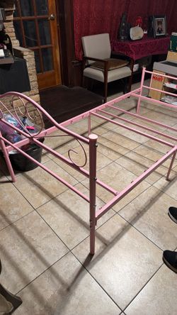 Twin size bed