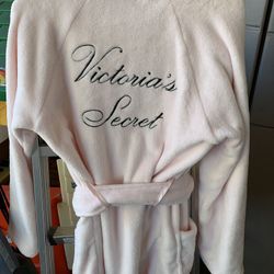 Victoria’s Secret “Logo short cozy robe”