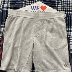 Moncler Shorts Sz XL
