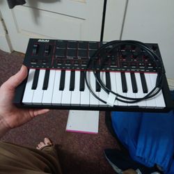 Akai MPK MINI 4