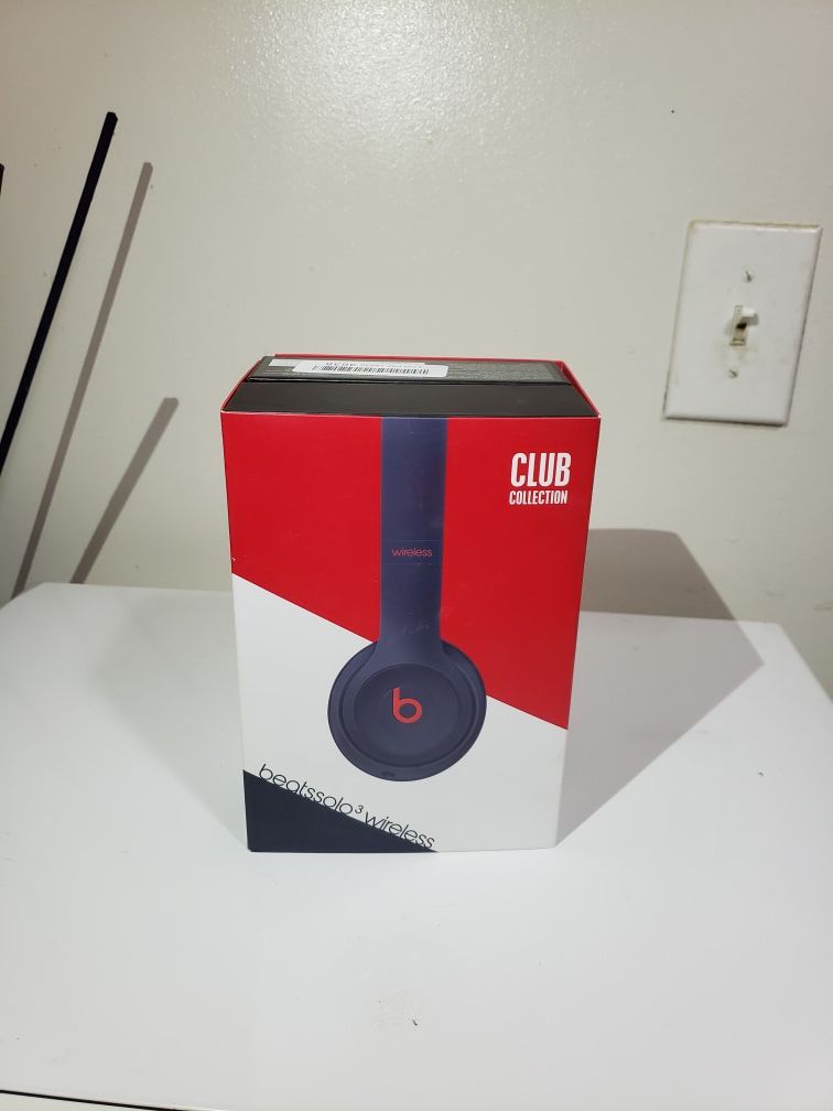 Beats Solo 3 Wireless On-Ear Headphones, Apple