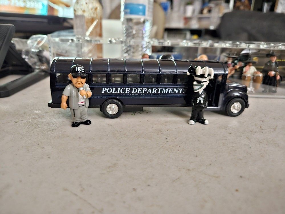 Toy Police Bus 7x2 Inchs Homies Not Included