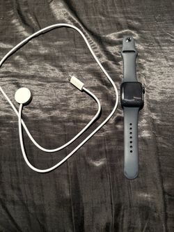 Apple Watch SE 3rd Generation With Charger