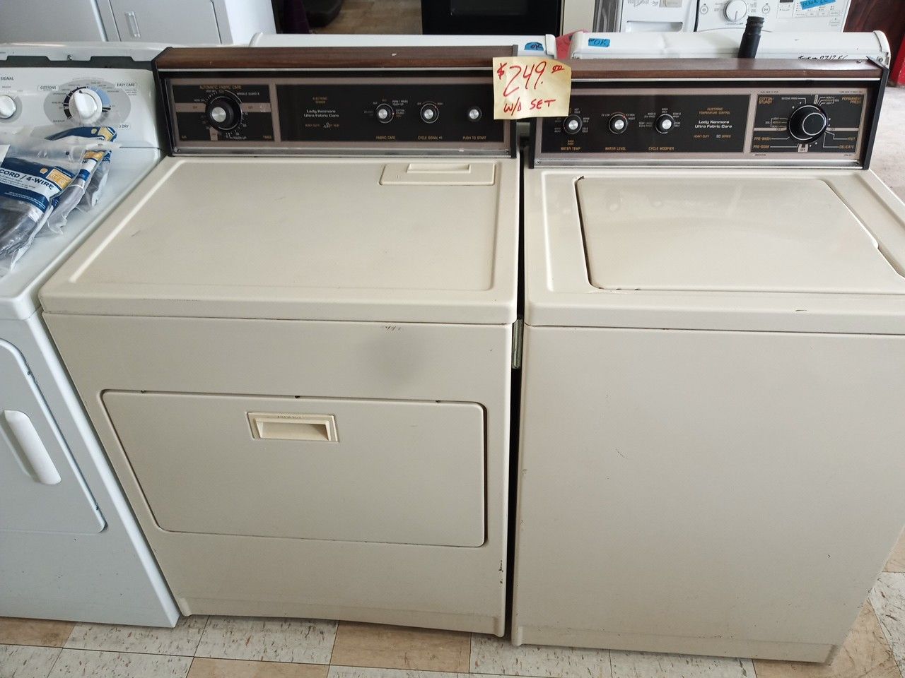 Kenmore washer and dryer set heavy duty ex large excellent . Warranty . Delivery available . 2203 Fowler st. Ft. Myers 33901