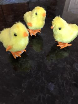 Wind up fuzzy chicken