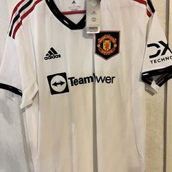 Brand New Authentic Manchester United Jersey Size : Large 