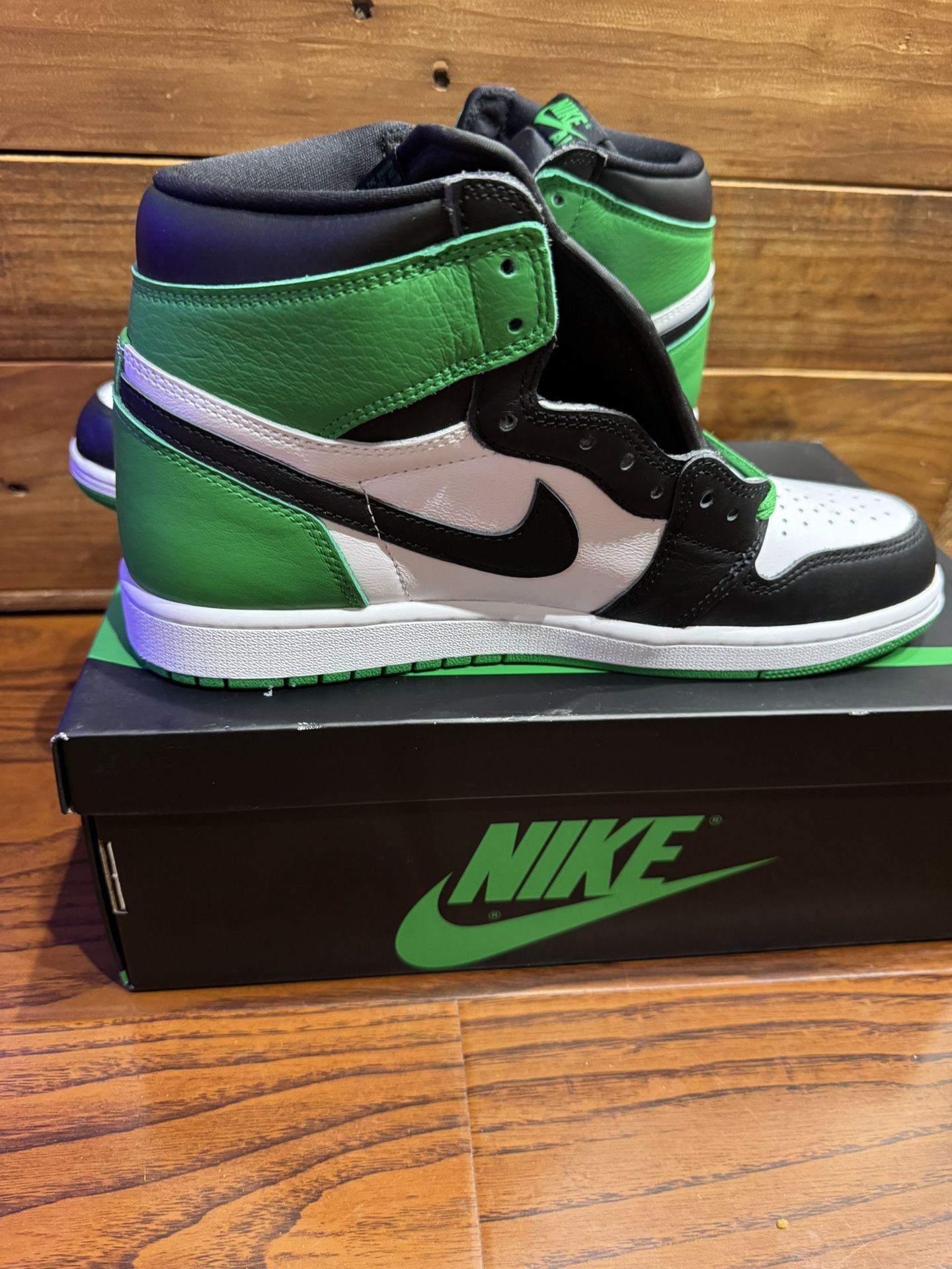 AIR JORDAN 1 RETRO HIGH OG lucky green