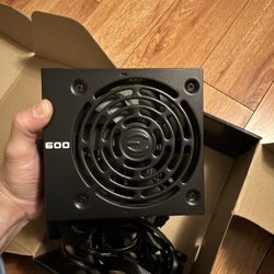EVGA 600 W3, 80 Plus Standard 600W Power Supply