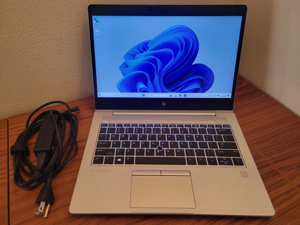 HP EliteBook 735 G5 laptop with 14" FHD IPS Screen, Ryzen 5 2500U Pro, 16gb RAM, 256gb SSD, Wifi, Bluetooth, Windows 11 Pro