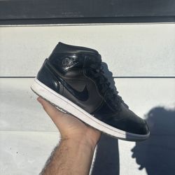 Air Jordan 1 Mid “Space Jams” Size 11