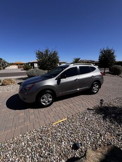 2014 Nissan Rouge. Low Miles