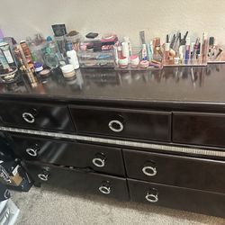 Drawer Dresser / Bed Frame Set