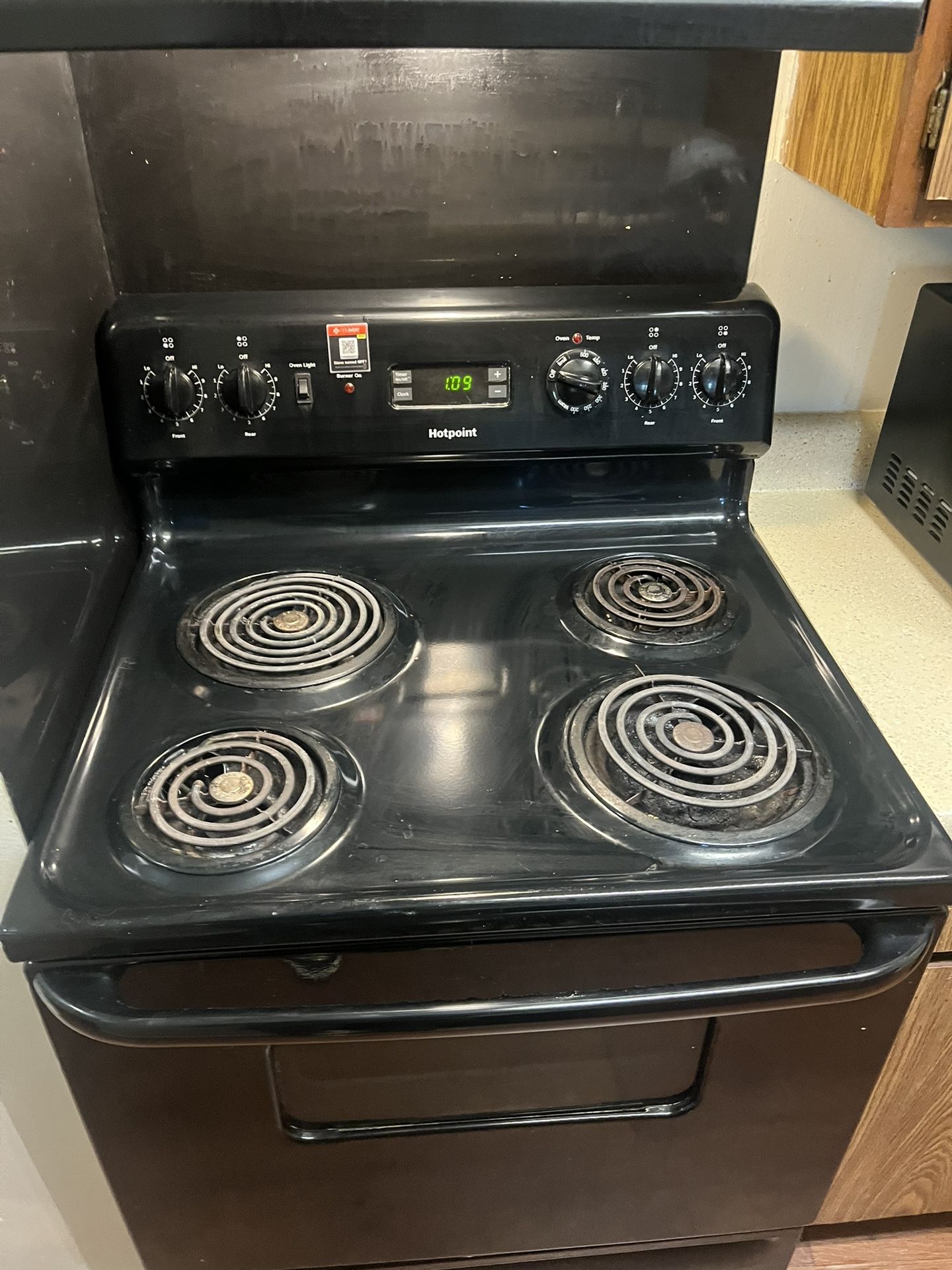 All Black Hotpoint Kitchen Set