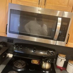 Whirlpool Electric 1.7-CU Oven Range (like New)