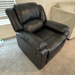Recliner Couch chair.