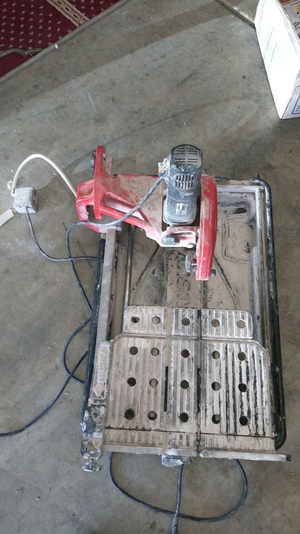 Husky 7 in heavy duty wet tile saw with sliding table for Sale in