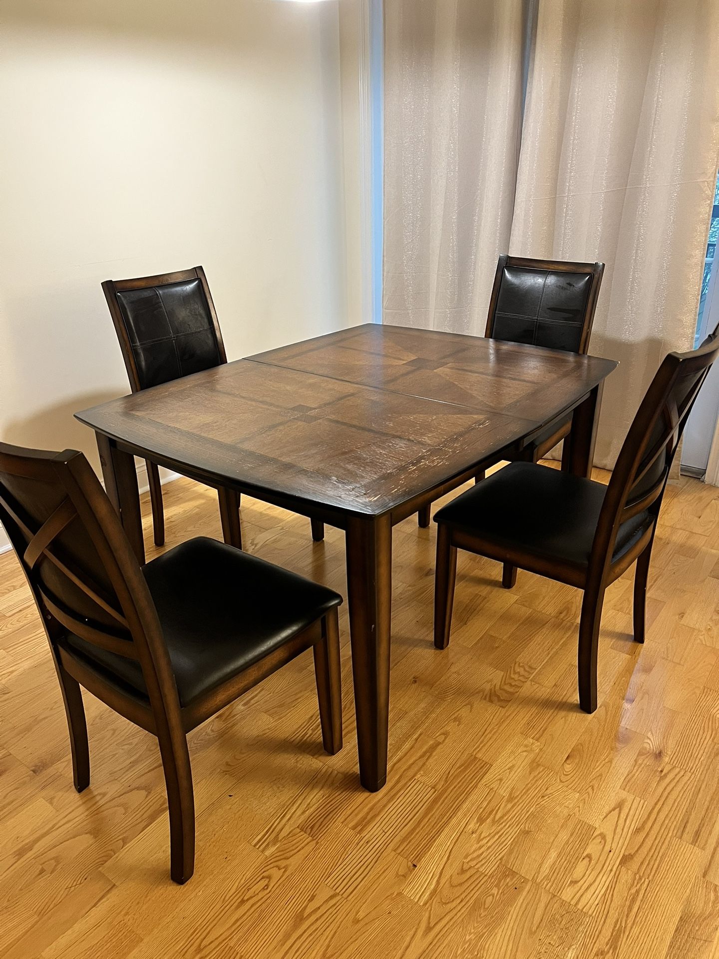 Dining Table Set