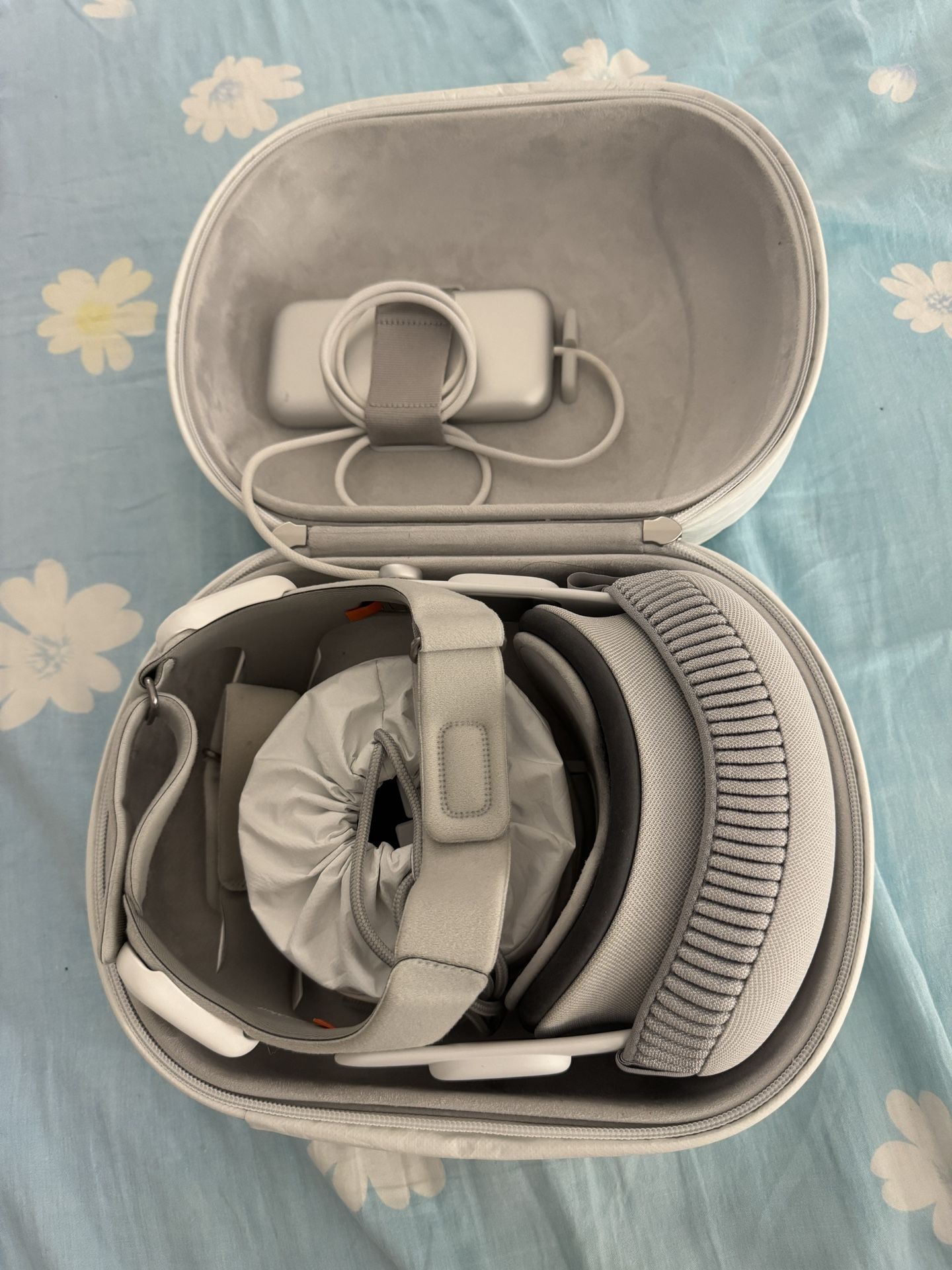 Apple Vision Pro 256GB, 21W Light seal